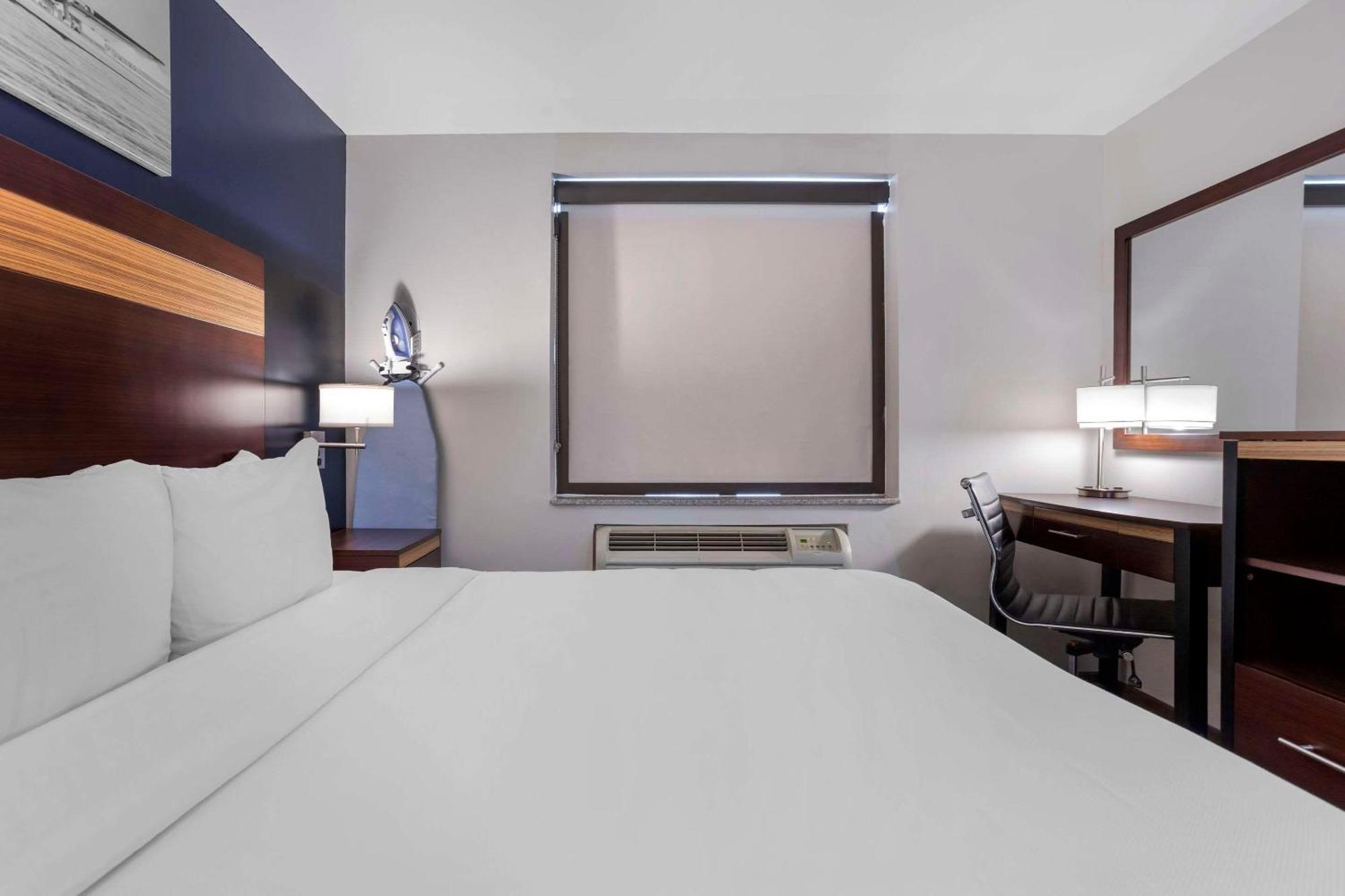 Avion Inn Near Lga Airport, Ascend Hotel Collection Нью-Йорк Экстерьер фото