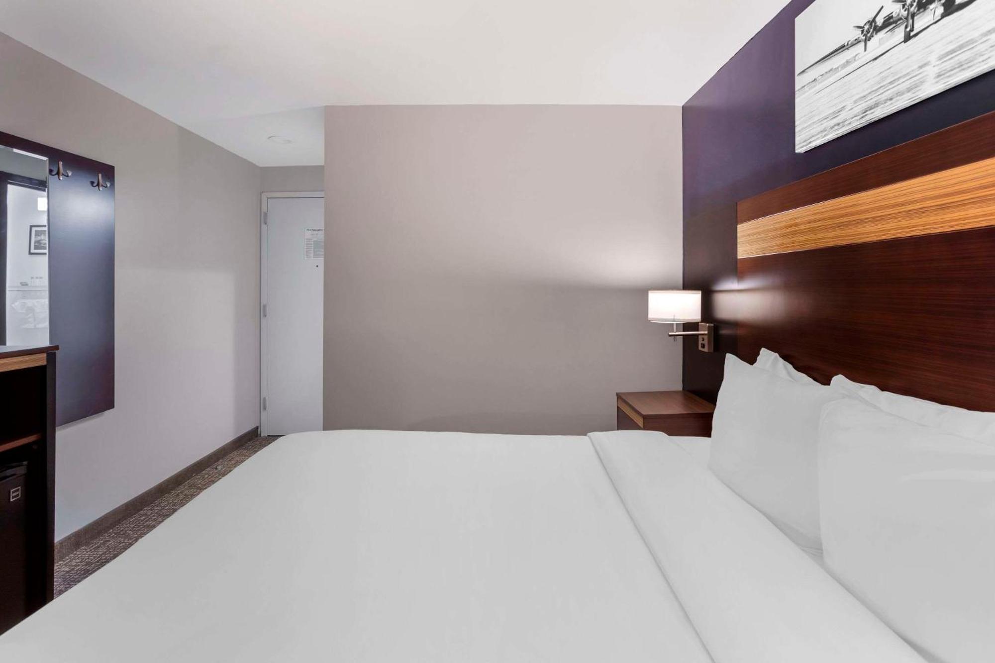 Avion Inn Near Lga Airport, Ascend Hotel Collection Нью-Йорк Экстерьер фото