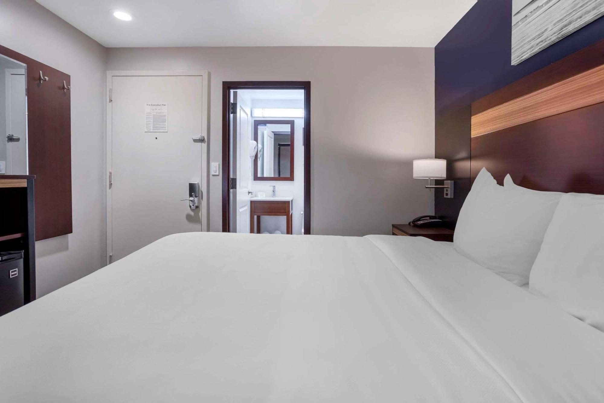 Avion Inn Near Lga Airport, Ascend Hotel Collection Нью-Йорк Экстерьер фото