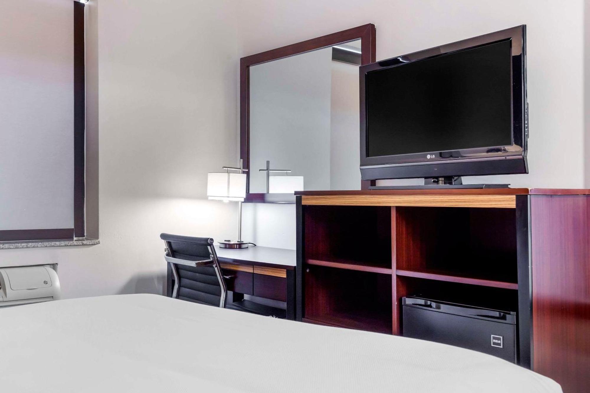 Avion Inn Near Lga Airport, Ascend Hotel Collection Нью-Йорк Экстерьер фото