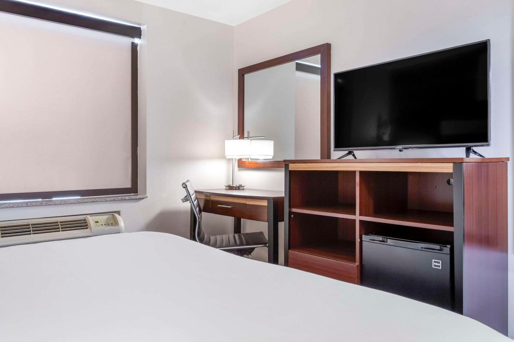 Avion Inn Near Lga Airport, Ascend Hotel Collection Нью-Йорк Экстерьер фото