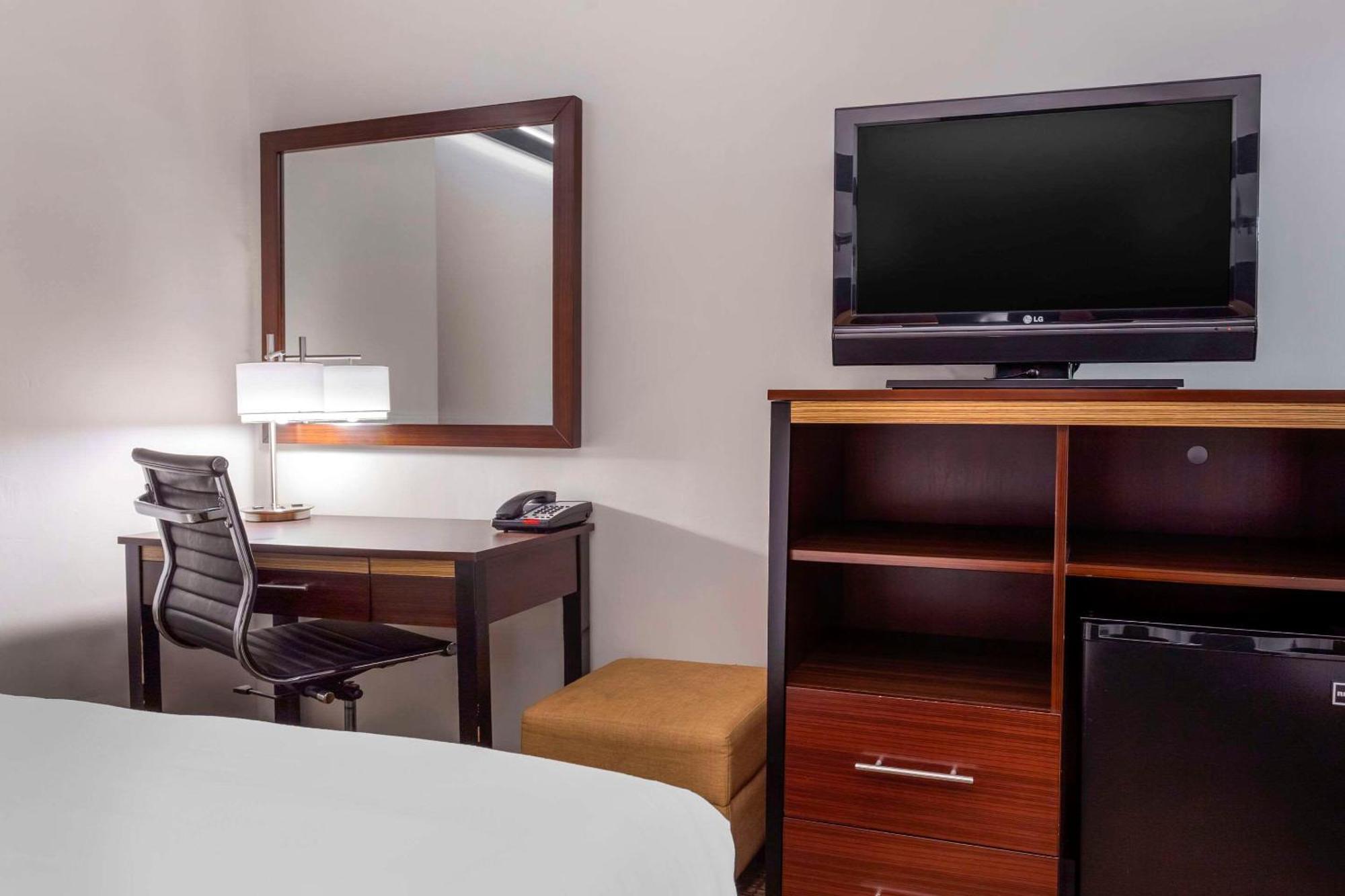 Avion Inn Near Lga Airport, Ascend Hotel Collection Нью-Йорк Экстерьер фото